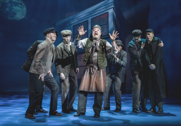 Alfred-Doolittle-Tommy-Kenter-og-vennerne-My-Fair-Lady-Det-Ny-Teater-Fotograf-Camilla-Winther